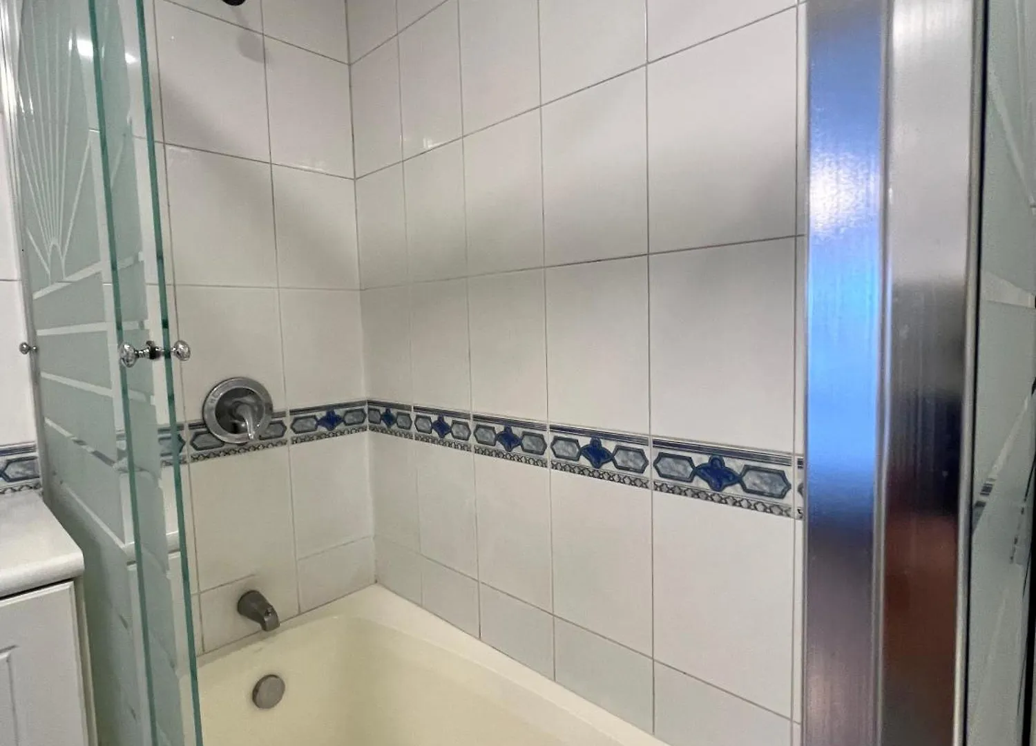 Enorme, 3 Habitaciones, Vista A Toda La Ciudad, Zona Exclusiva, Jacuzzi Cuenca Apartamento