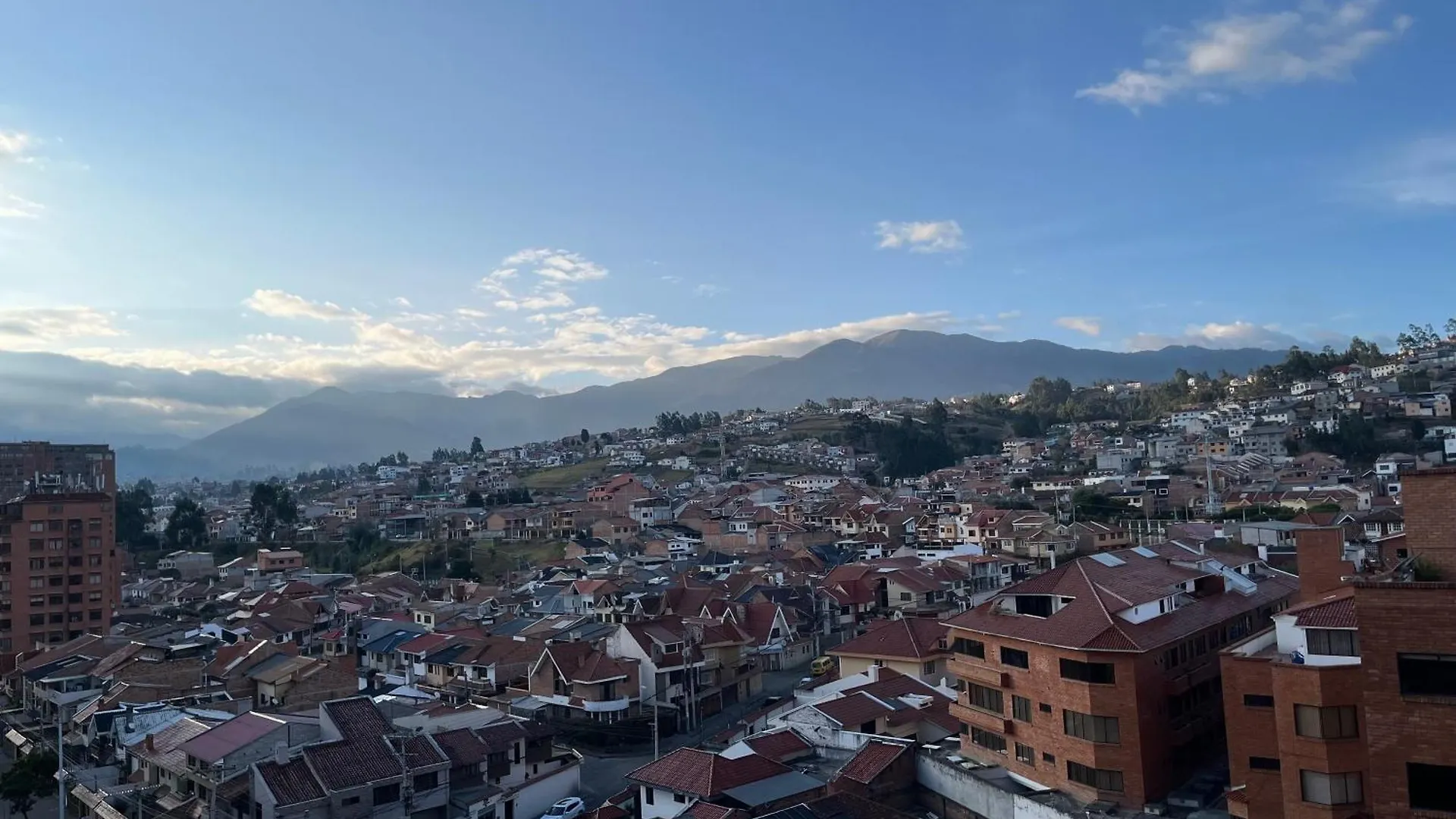 Enorme, 3 Habitaciones, Vista A Toda La Ciudad, Zona Exclusiva, Jacuzzi Cuenca Equador