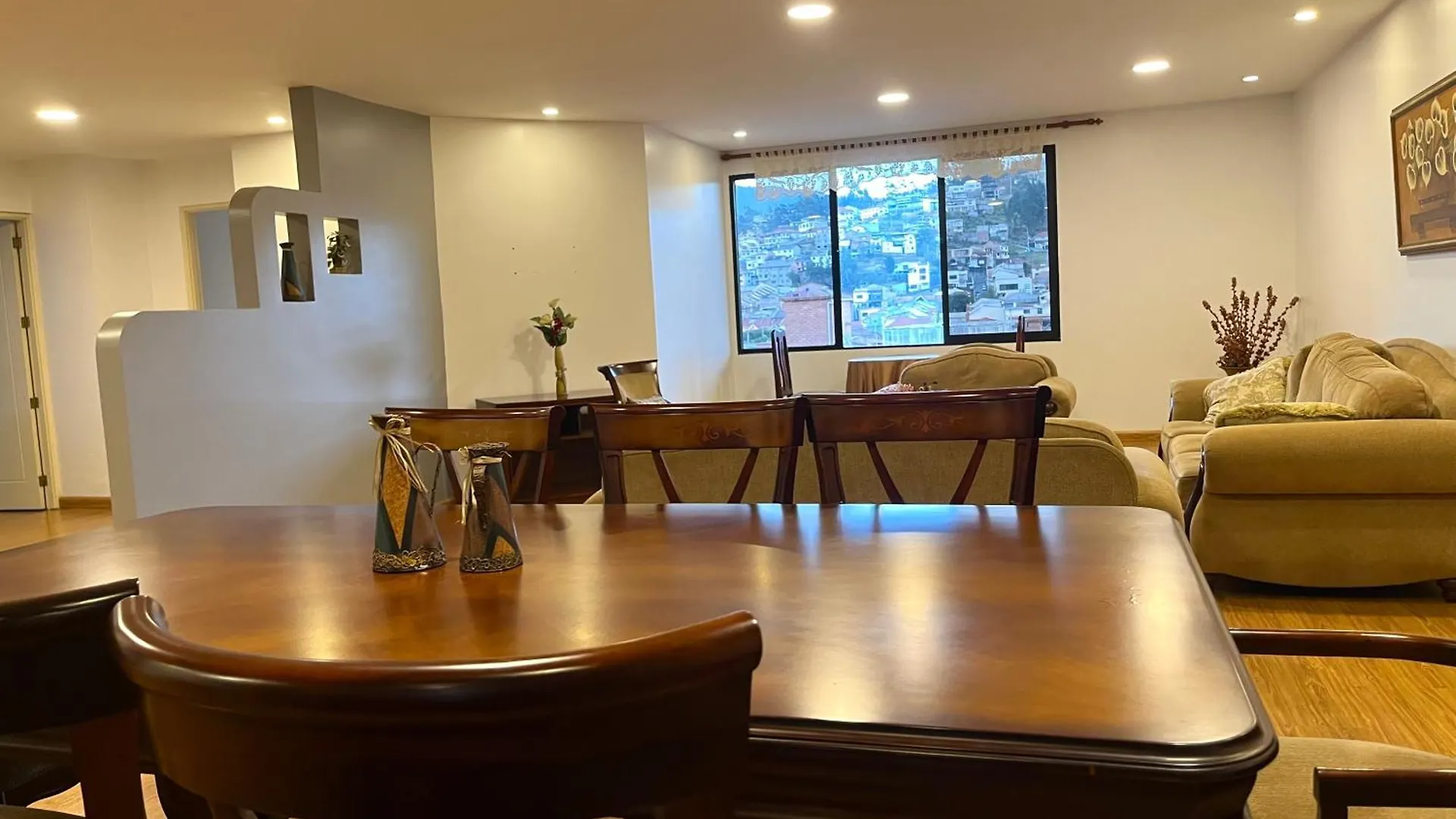 Enorme, 3 Habitaciones, Vista A Toda La Ciudad, Zona Exclusiva, Jacuzzi Cuenca 0*,  Equador