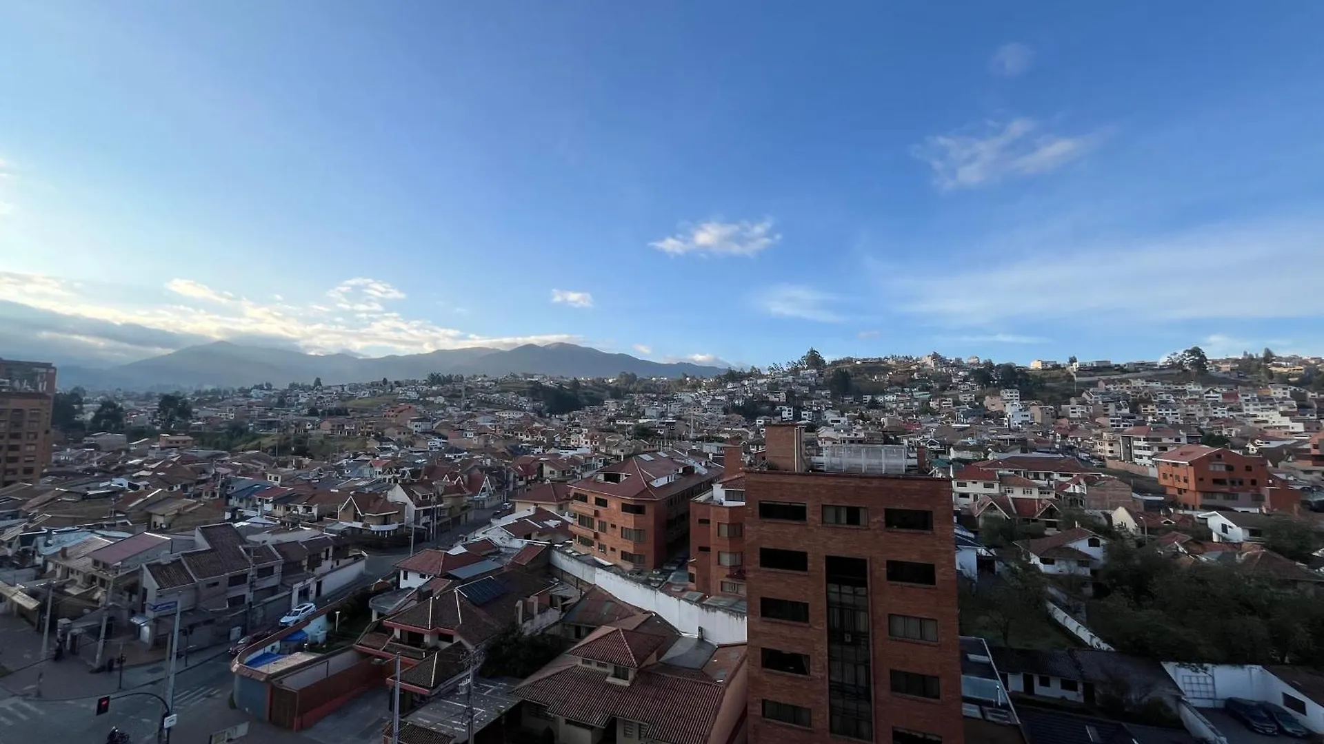 Apartamento Enorme, 3 Habitaciones, Vista A Toda La Ciudad, Zona Exclusiva, Jacuzzi Cuenca