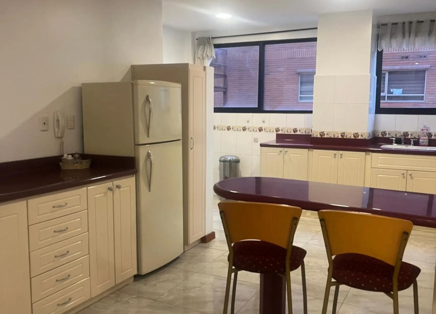 Enorme, 3 Habitaciones, Vista A Toda La Ciudad, Zona Exclusiva, Jacuzzi Cuenca