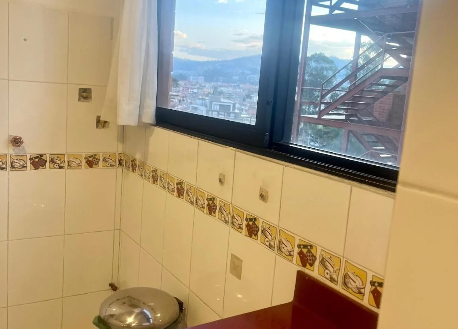 Apartamento Enorme, 3 Habitaciones, Vista A Toda La Ciudad, Zona Exclusiva, Jacuzzi Cuenca