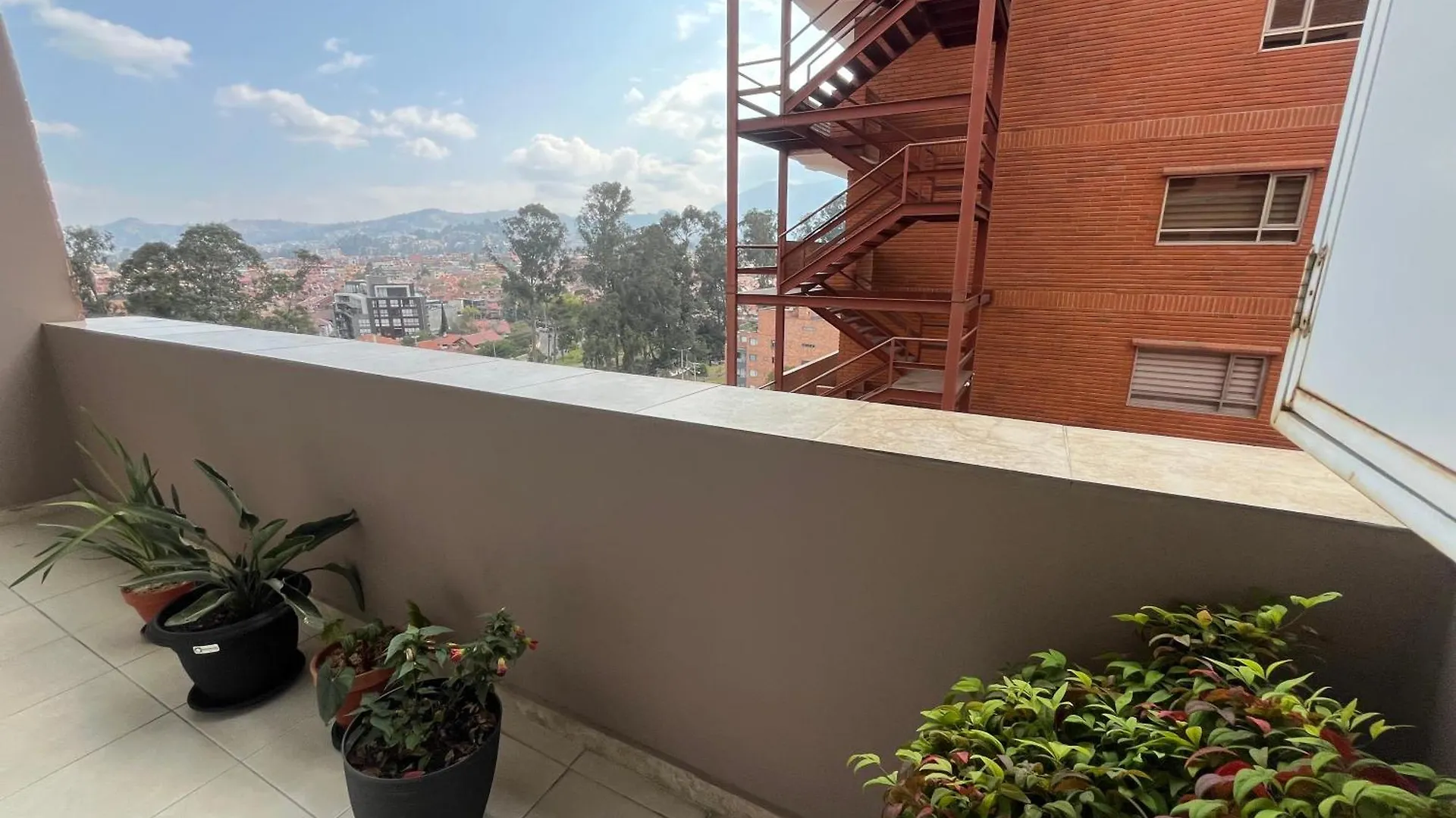 Enorme, 3 Habitaciones, Vista A Toda La Ciudad, Zona Exclusiva, Jacuzzi Cuenca