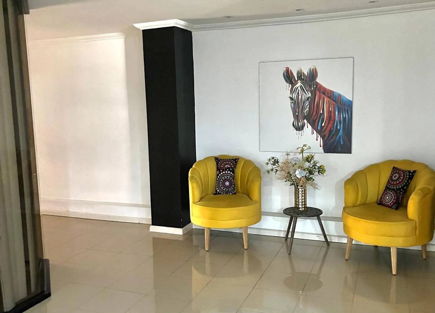 Apartamento Enorme, 3 Habitaciones, Vista A Toda La Ciudad, Zona Exclusiva, Jacuzzi Cuenca