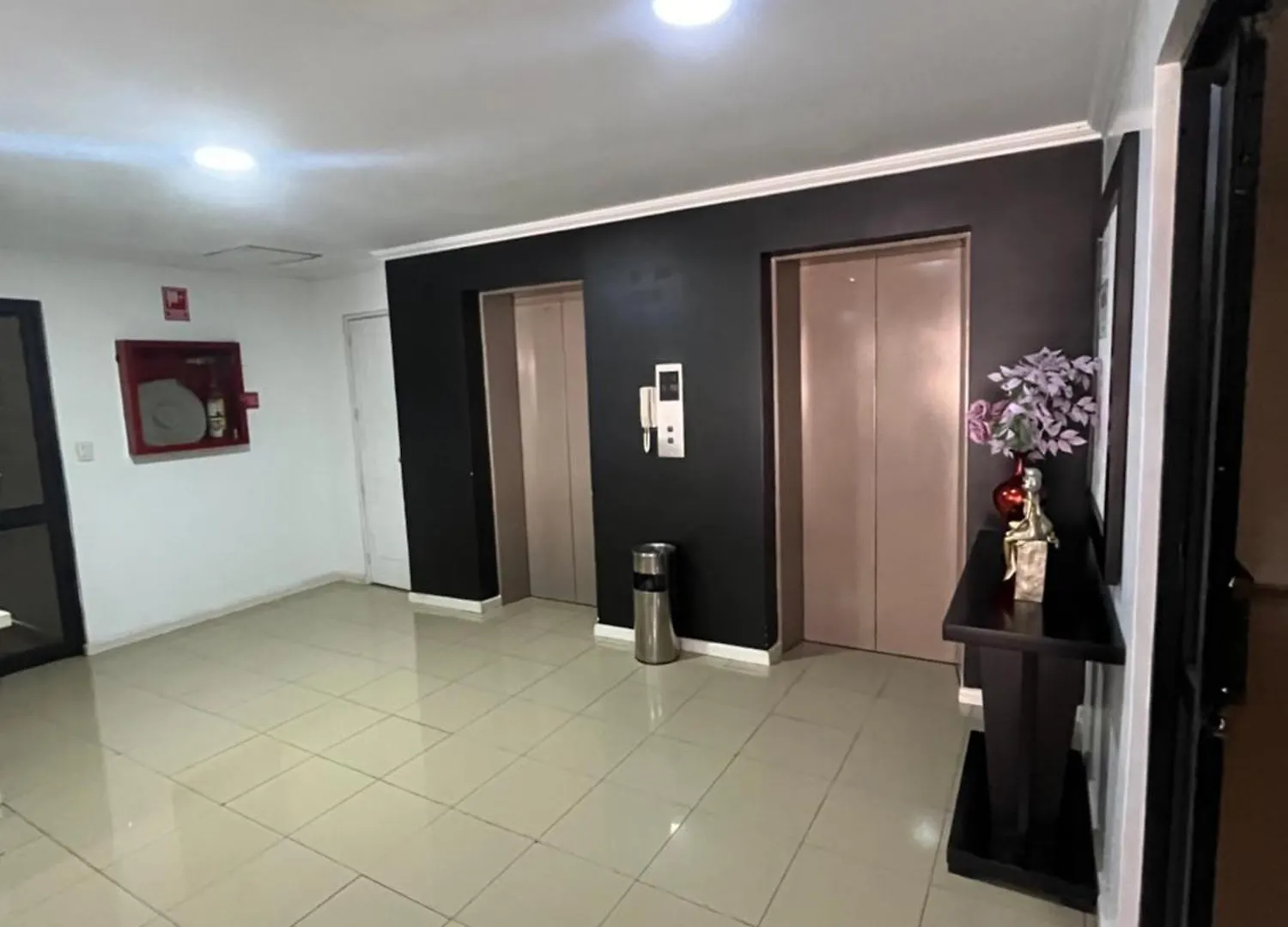 Apartamento Enorme, 3 Habitaciones, Vista A Toda La Ciudad, Zona Exclusiva, Jacuzzi Cuenca Ecuador